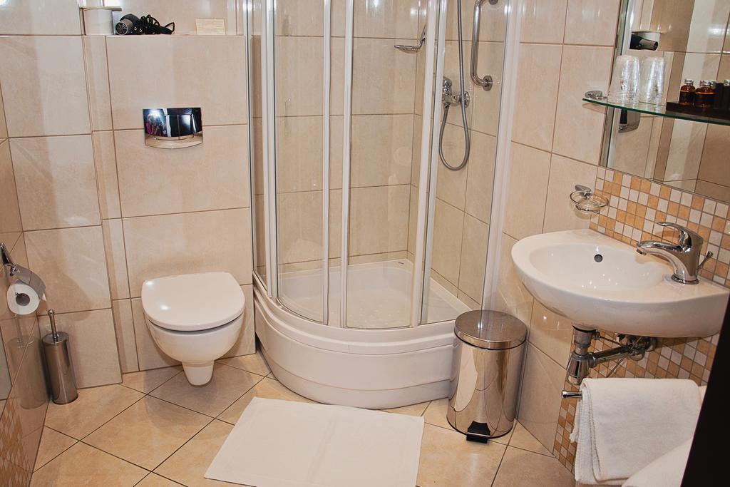 Hotel Pod Lwem Elblag Pokoj fotografie