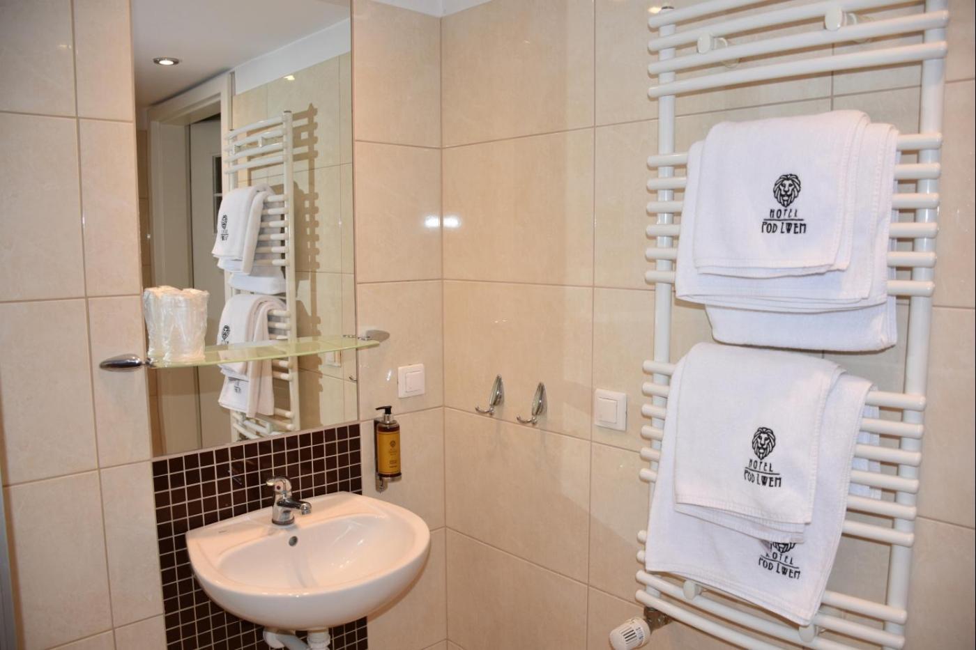 Hotel Pod Lwem Elblag Pokoj fotografie